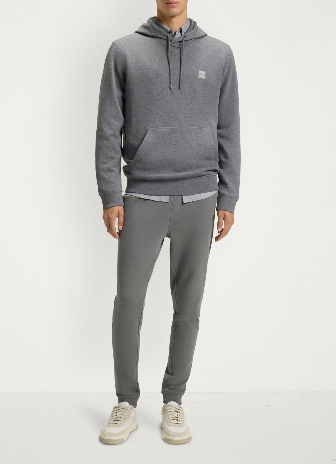 BOSS Tapered fit joggingbroek met logo en steekzakken - voorkant 5 antraciet