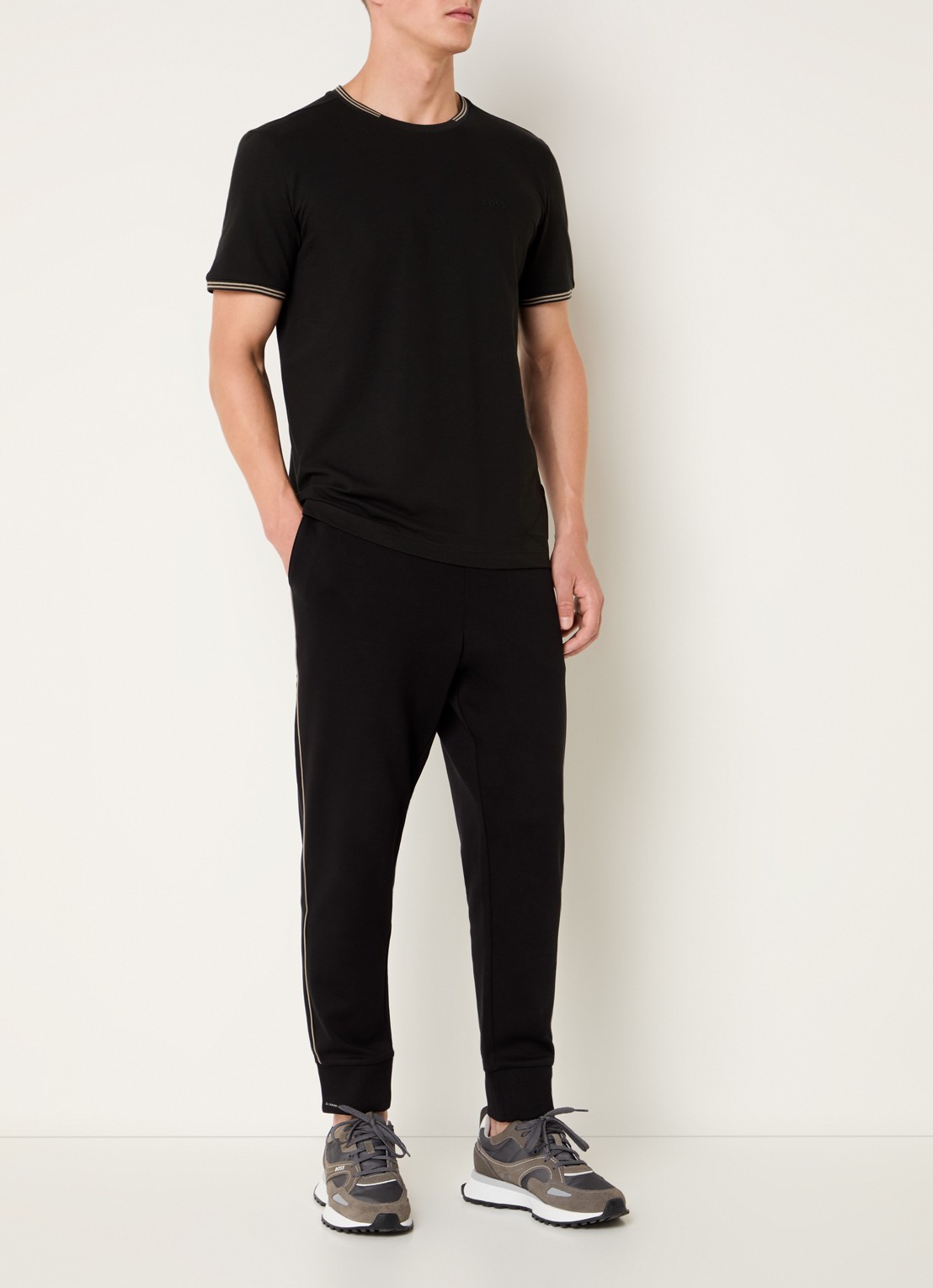 BOSS Taul T-shirt met logo en stretch - voorkant 6 zwart