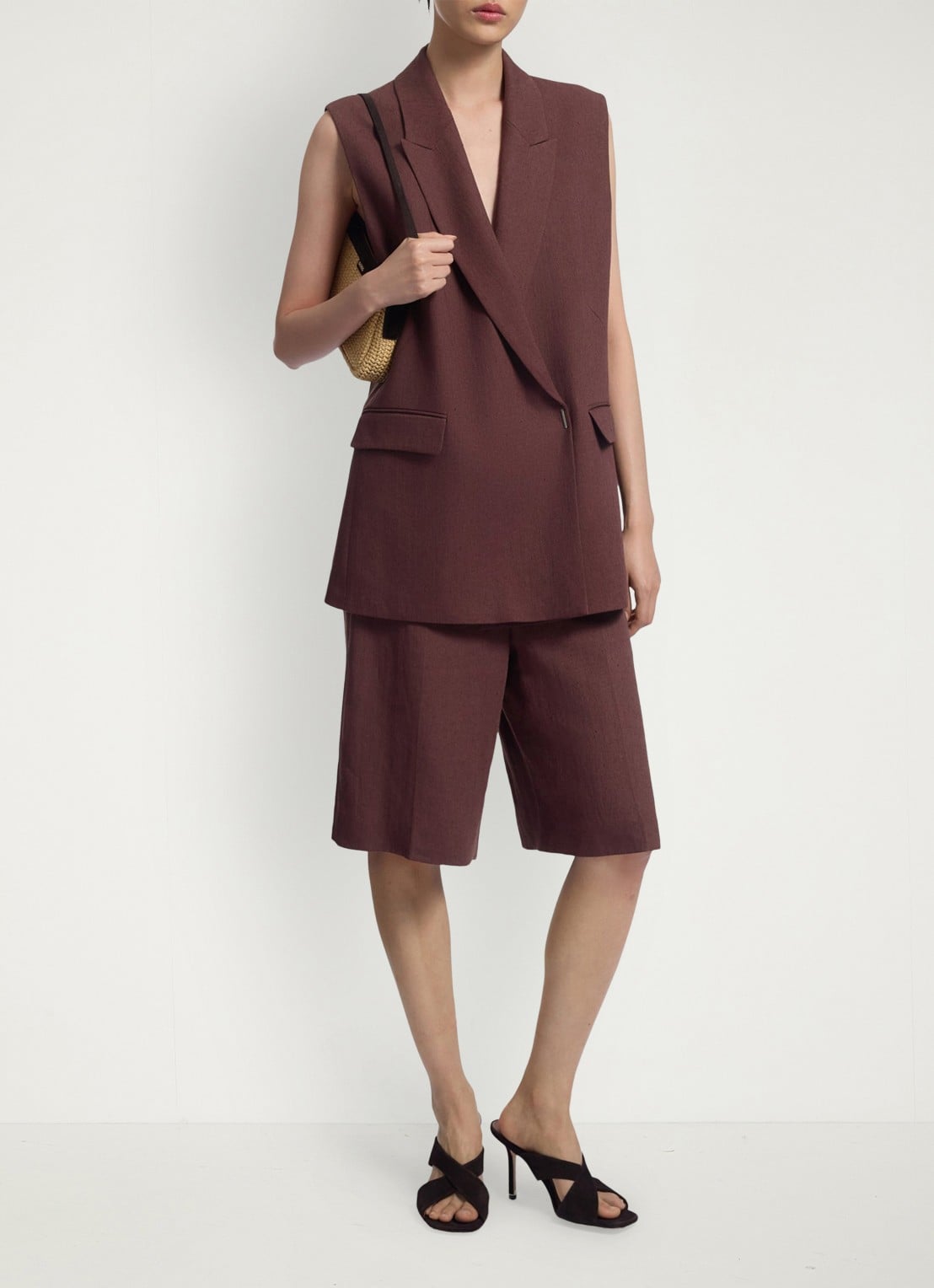 BOSS Tianala high waist loose fit korte broek met plooien - voorkant 2 dark brown-206 / bruin