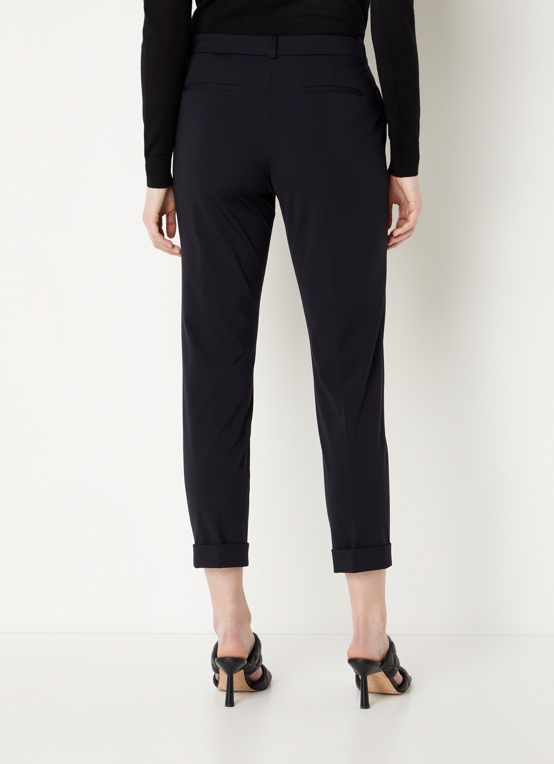 BOSS Tobaluka mid waist slim fit cropped pantalon van travelstof  - achterkant zwart