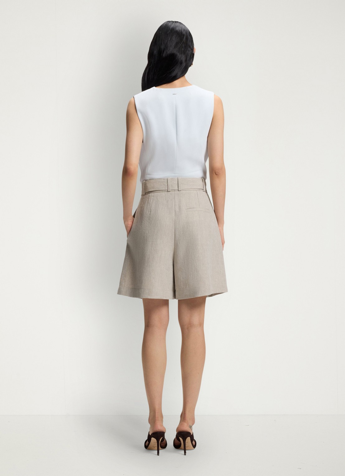 BOSS Tojuna loose fit korte broek in linnenblend - achterkant 6 beige