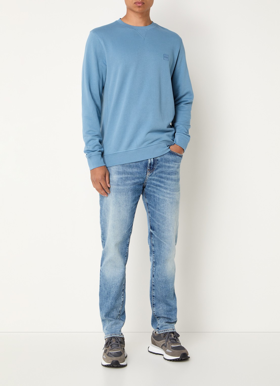 BOSS Westart sweater met logo - voorkant 4 open blue-472 / lichtblauw