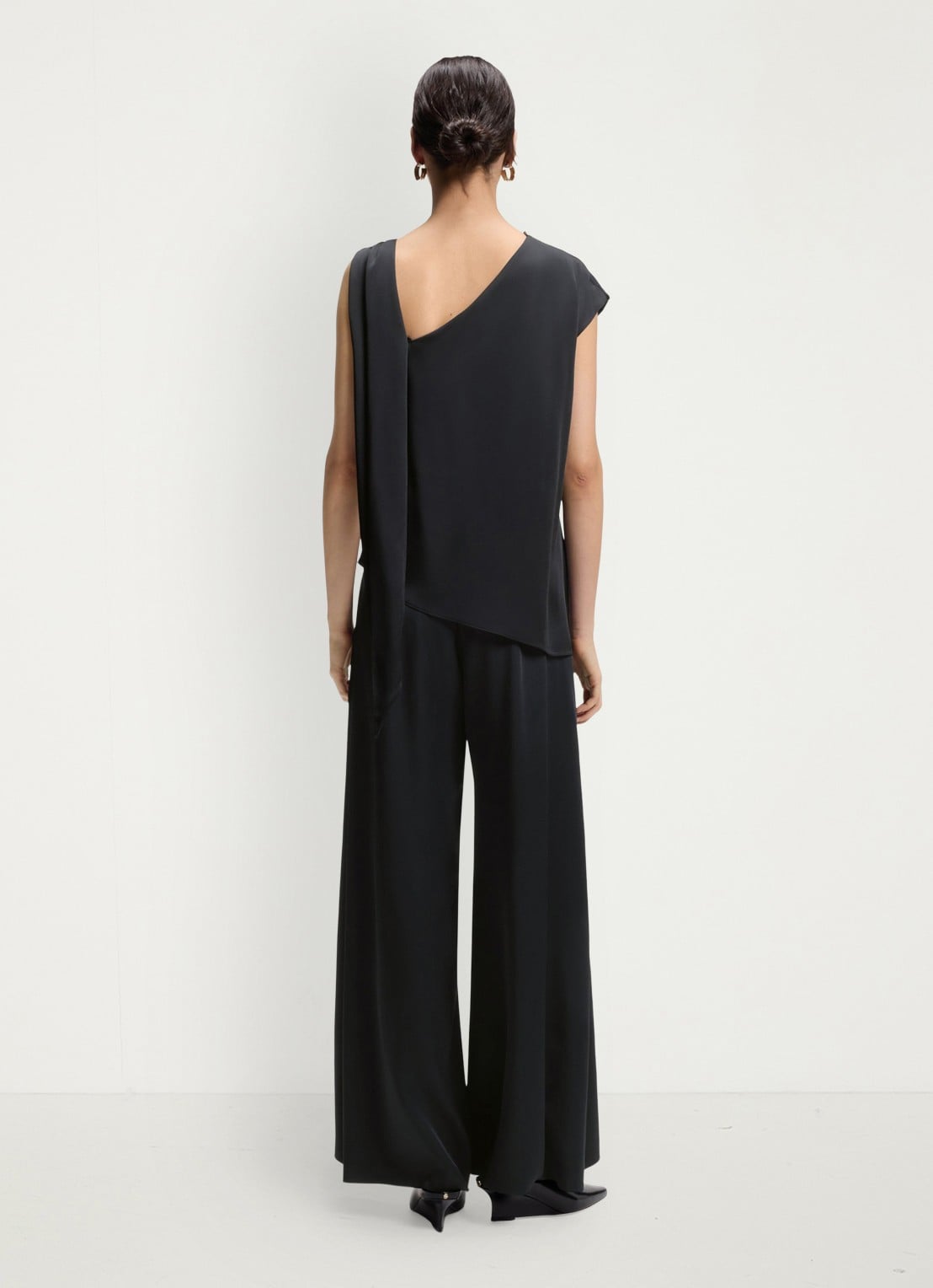 BOSS Wide fit jumpsuit met watervalhals - achterkant donkerblauw