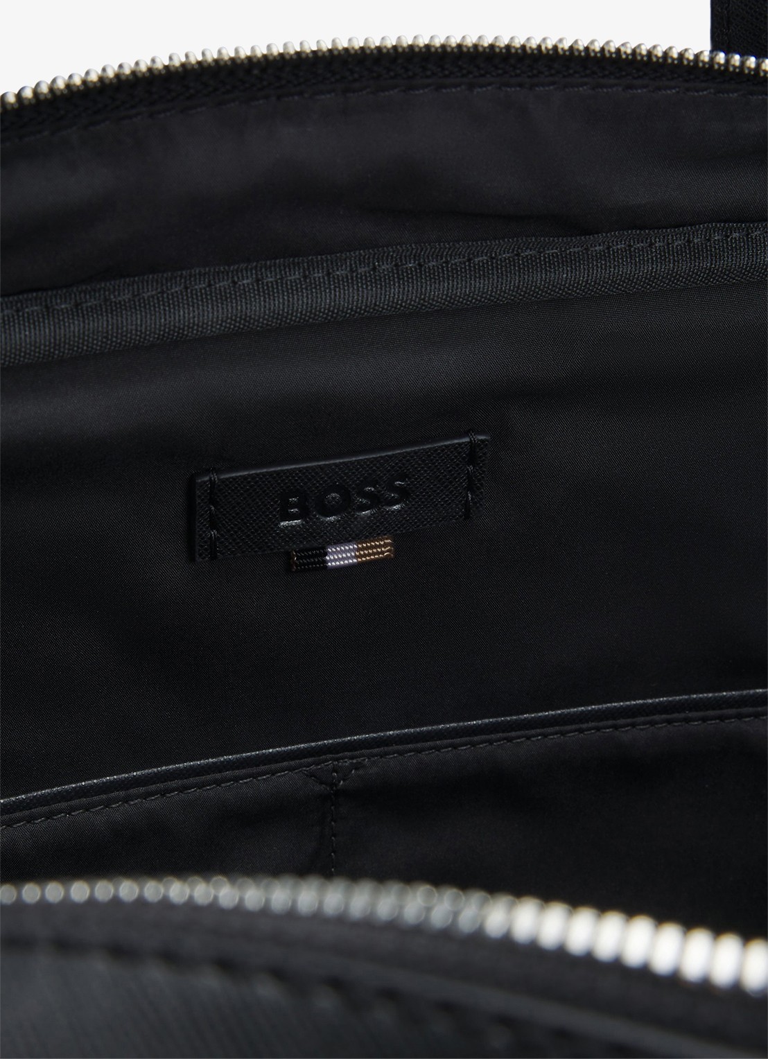 BOSS Zair businesstas van leer met 15 inch laptopvak - detail zwart