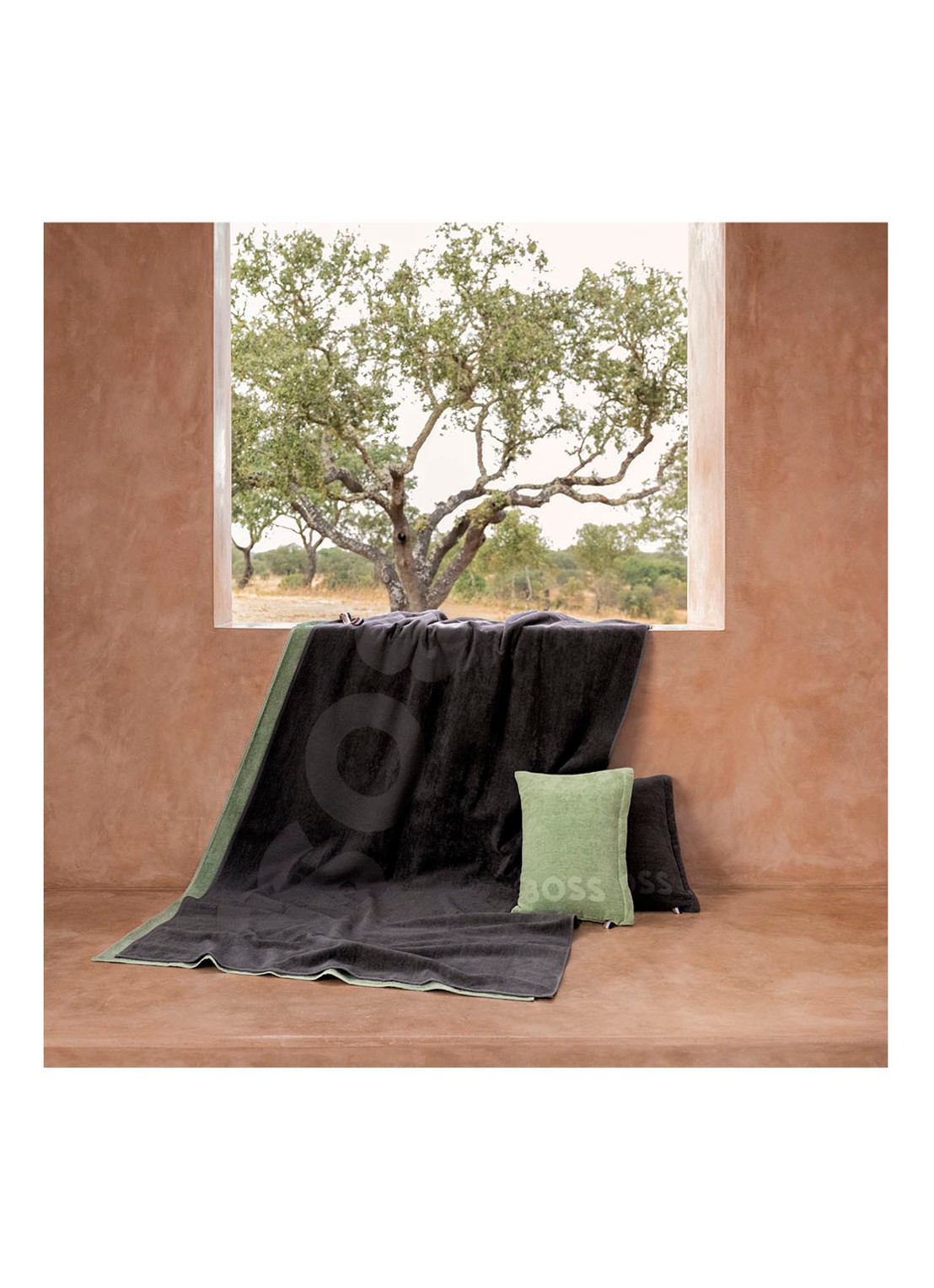 BOSS Zuma strandlaken - 420g/m² - 100 x 180 cm - voorkant 2 mosgroen
