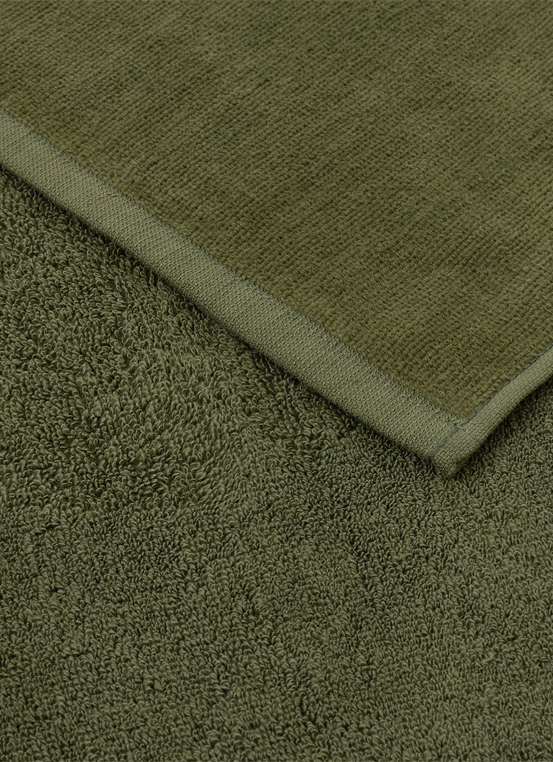 BOSS Zuma strandlaken - 420g/m² - 100 x 180 cm - achterkant 3 olijfgroen