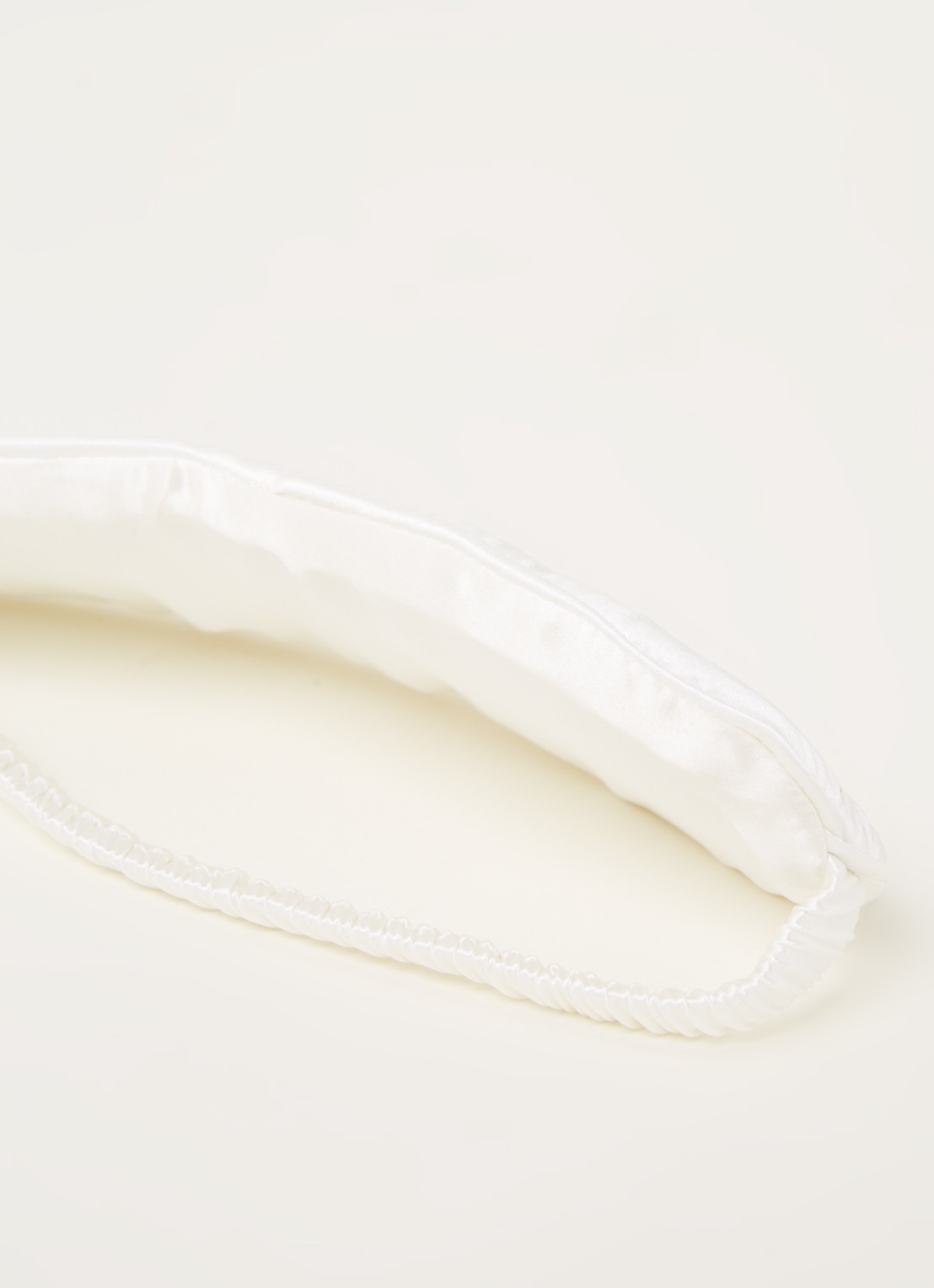 Bovi Silk Sleep Mask - slaapmasker van zijde - detail 3 wit