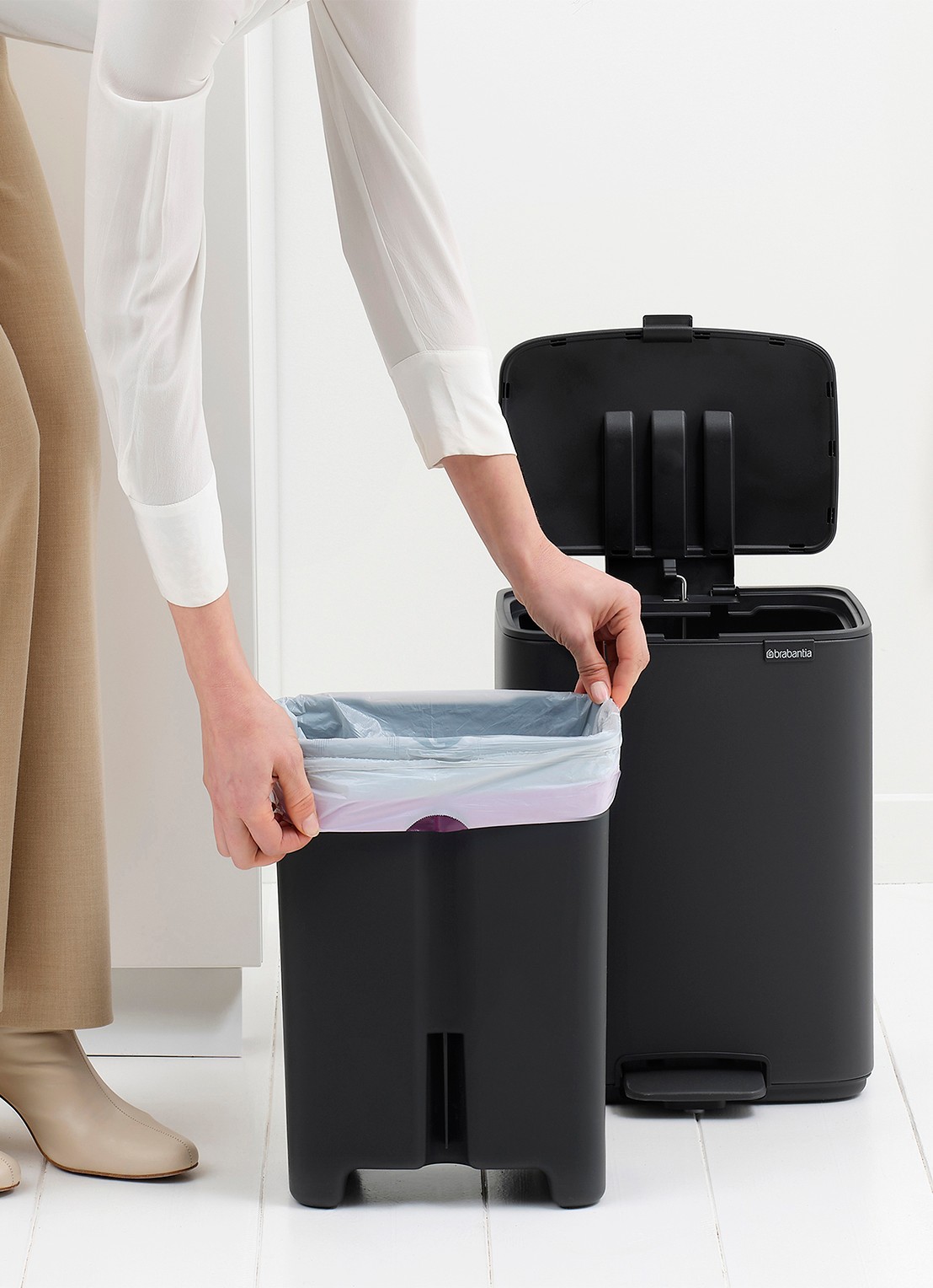 Brabantia Bo pedaalemmer 12 liter - detail 5 grijs