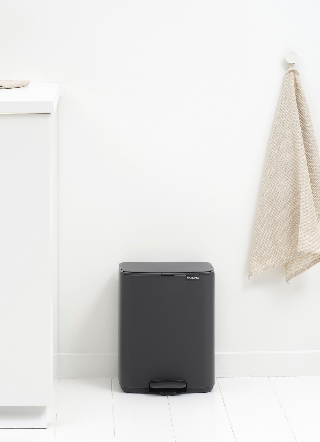 Brabantia Bo pedaalemmer 12 liter - detail 6 grijs