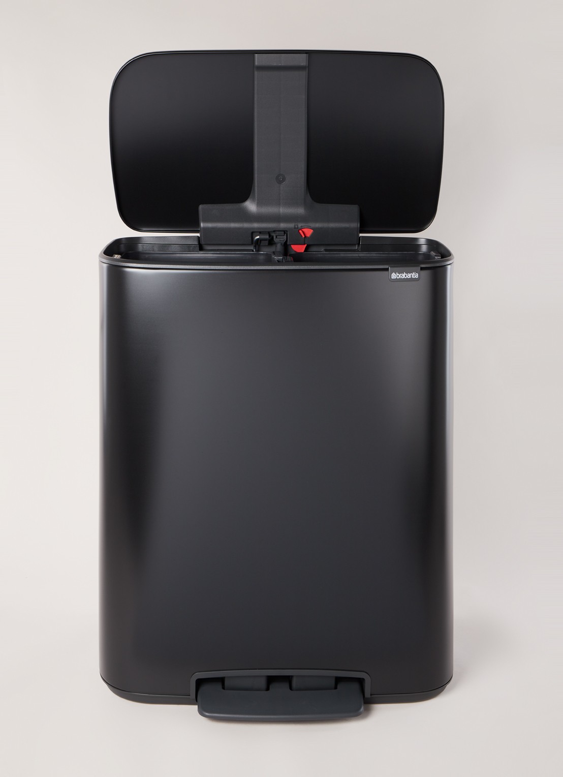 Brabantia Bo  pedaalemmer 2 x 30 liter - voorkant 3 zwart