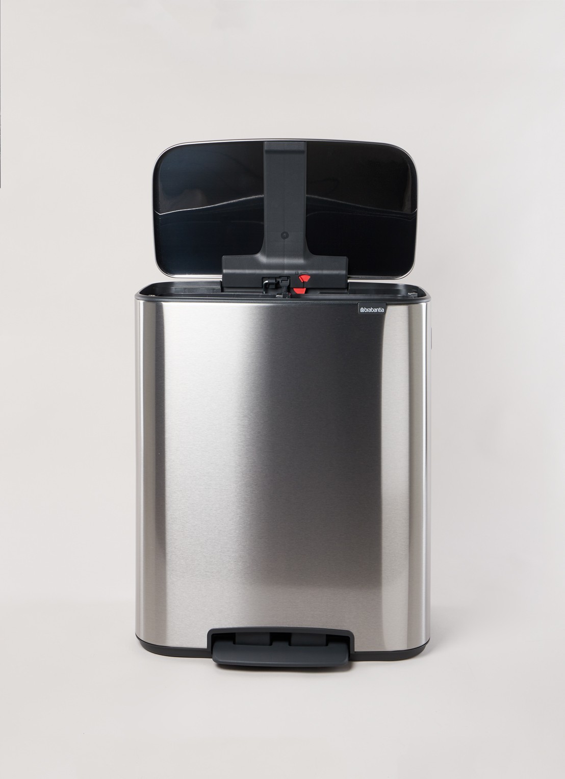 Brabantia Bo  pedaalemmer 2 x 30 liter - voorkant 2 zilver