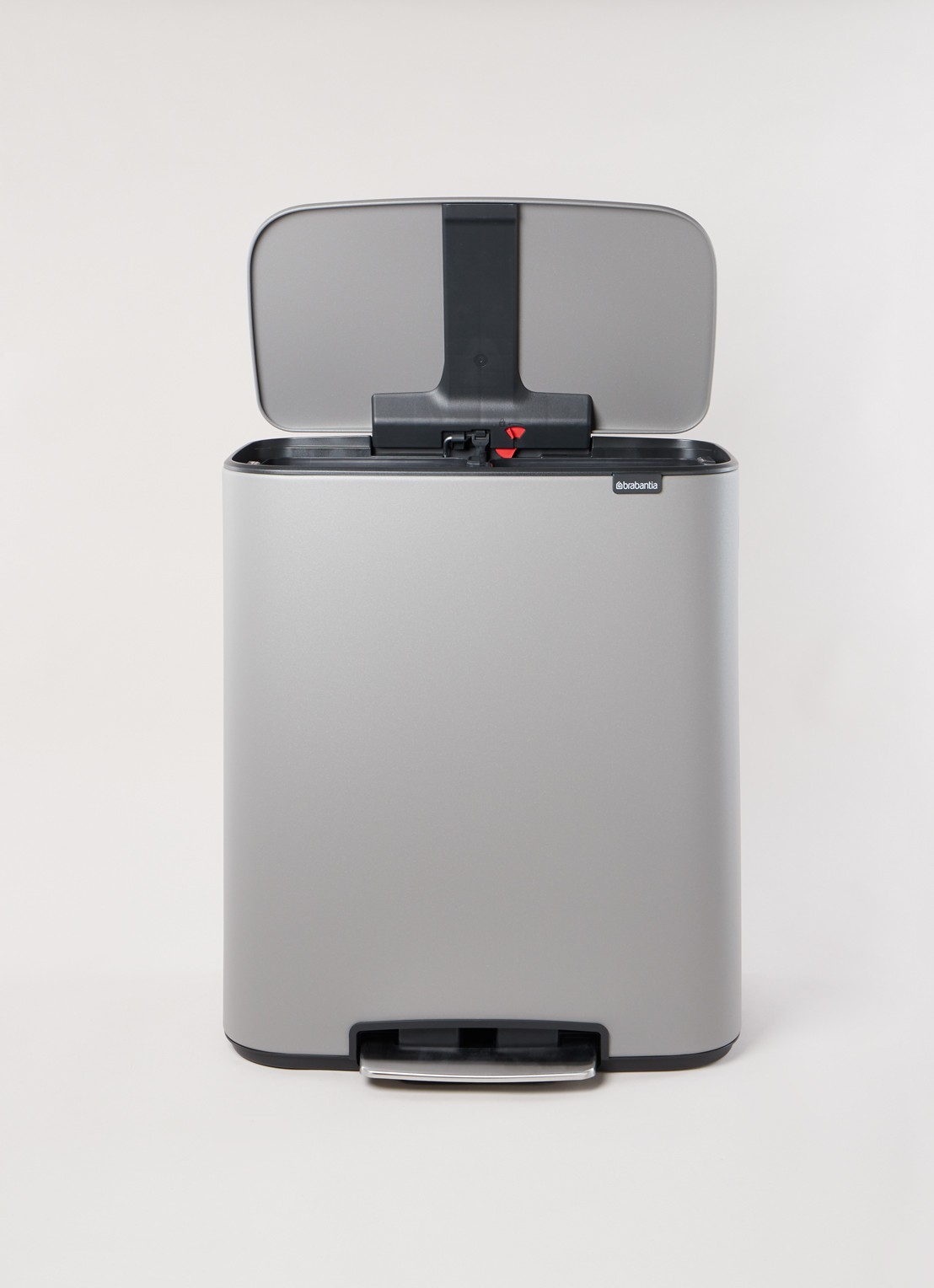 Brabantia Bo  pedaalemmer 2 x 30 liter - voorkant 4 grijs