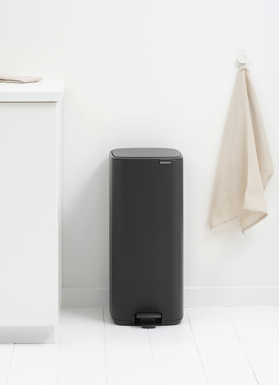 Brabantia Bo pedaalemmer 30 liter - detail 8 grijs