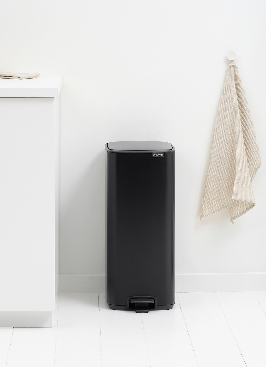 Brabantia Bo pedaalemmer 30 liter - detail 5 zwart