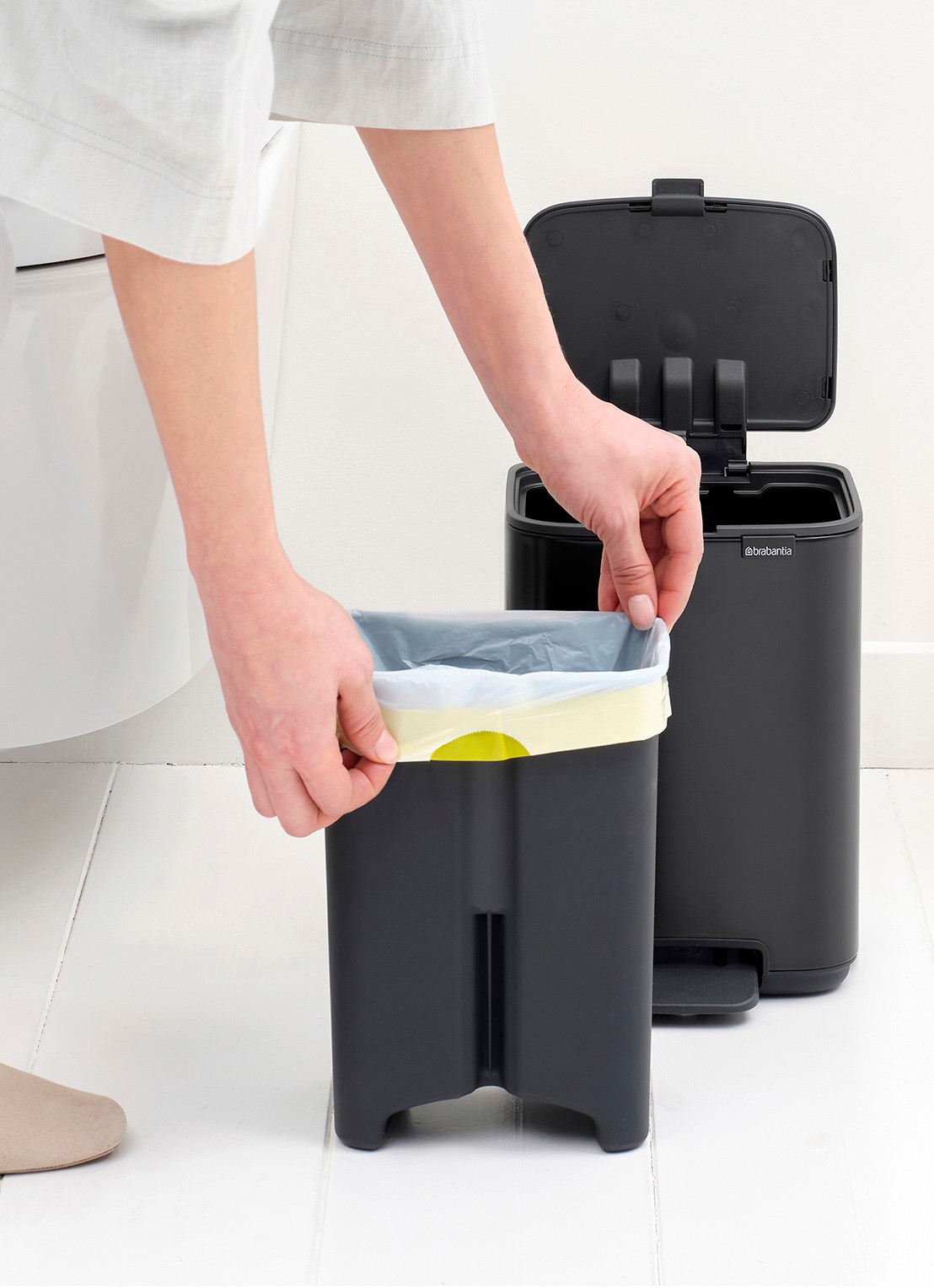 Brabantia Bo pedaalemmer 4 liter  - detail 5 zwart