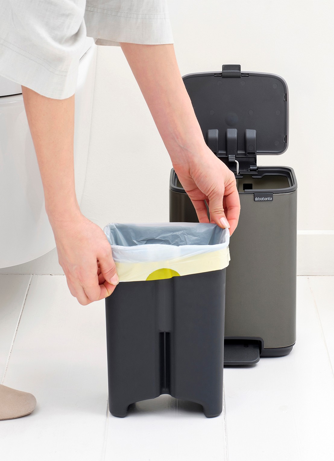 Brabantia Bo pedaalemmer 4 liter  - detail 6 grijs