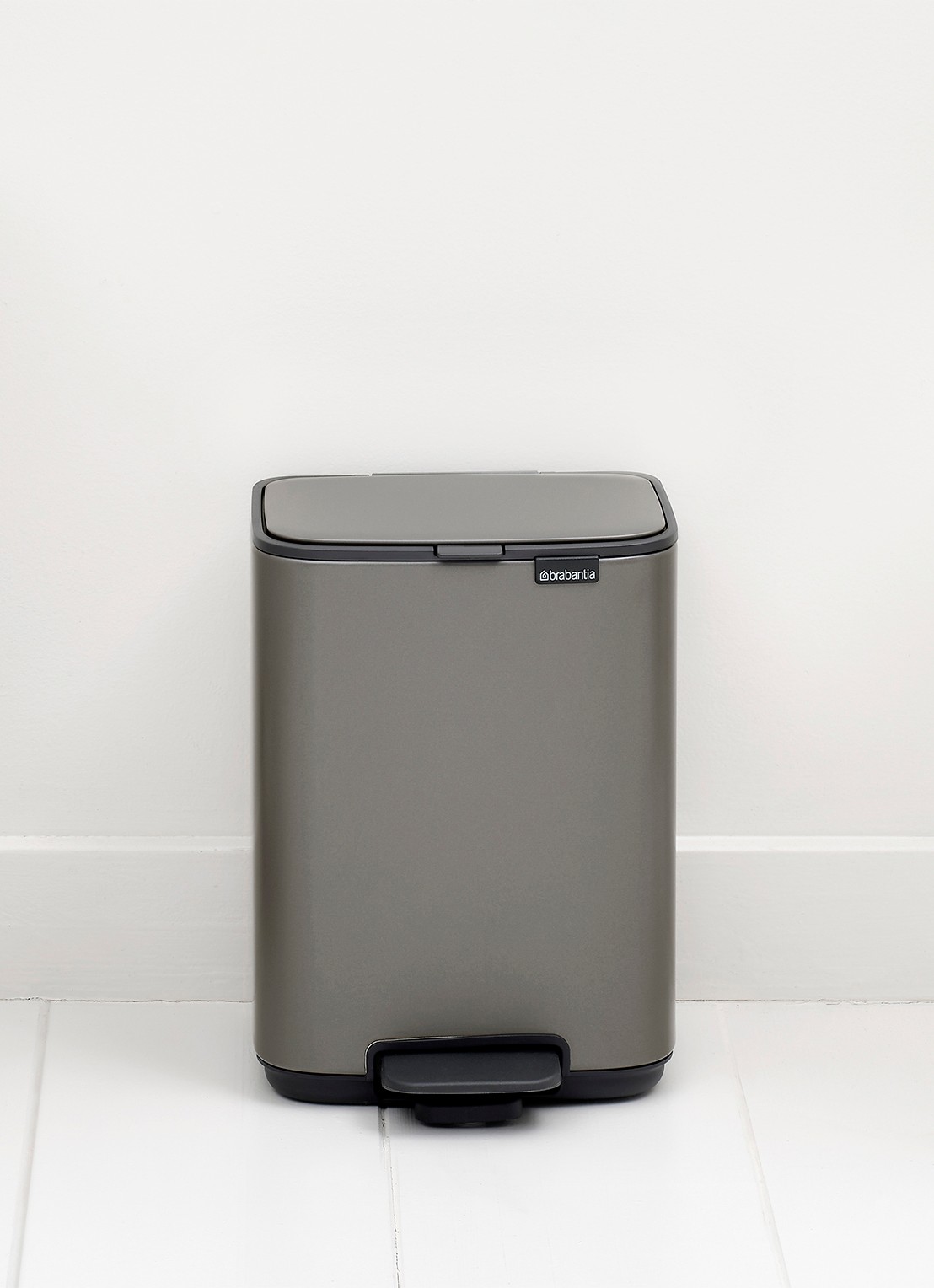 Brabantia Bo pedaalemmer 4 liter  - detail 7 grijs