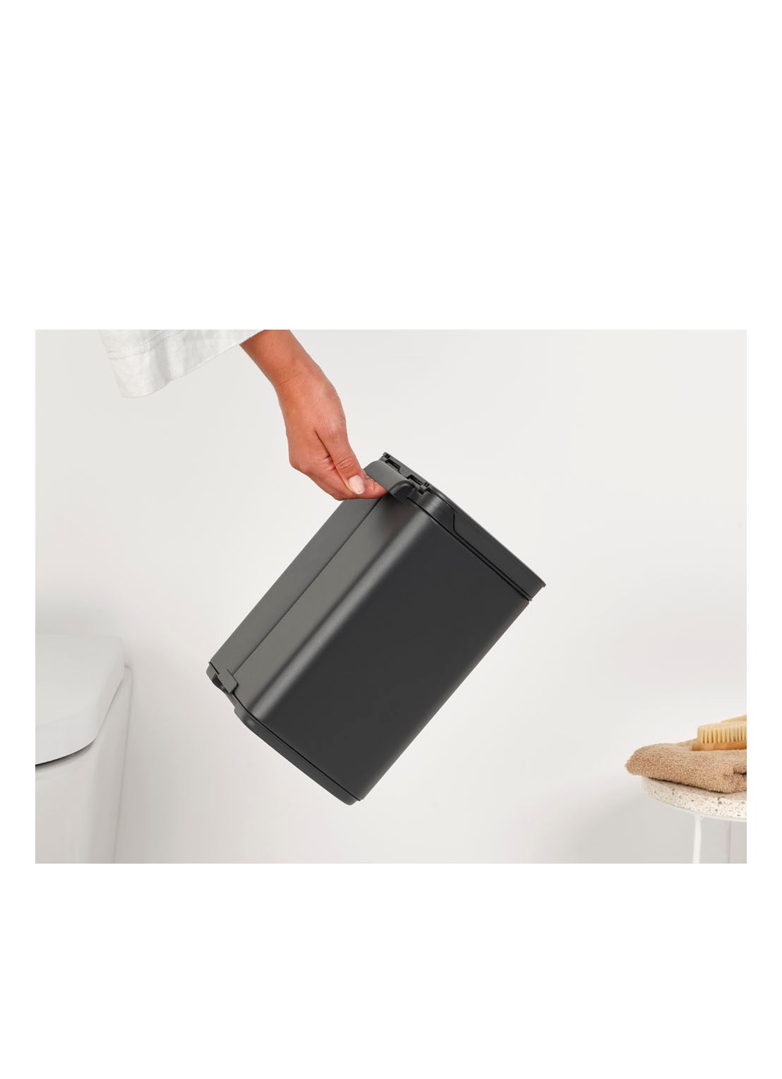 Brabantia Bo prullenbak met deksel 4 liter - detail 3 antraciet