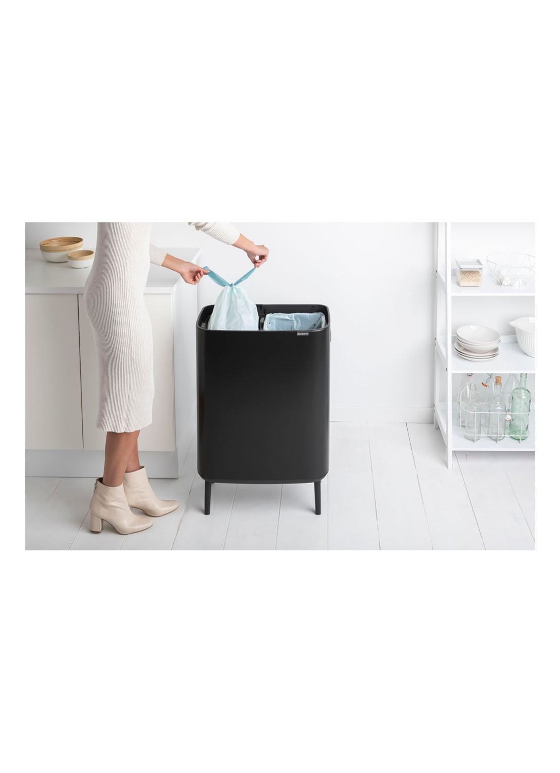 Brabantia Bo Touch Bin Hi  duo prullenbak met deksel op pootjes 2 x 30 liter - detail 6 zwart