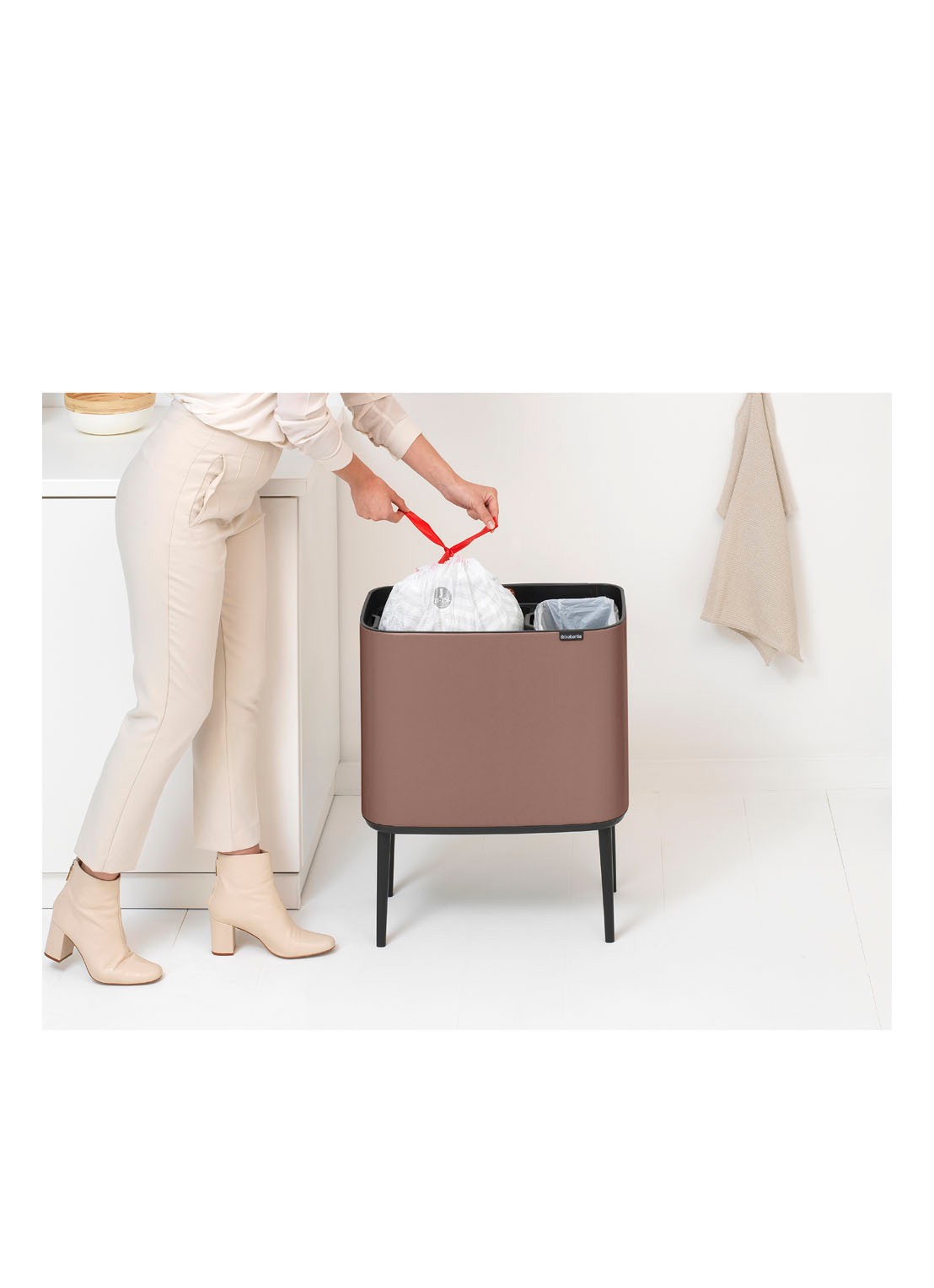 Brabantia Bo Touch Bin prullenbak 11 + 23 liter - detail 6 taupe