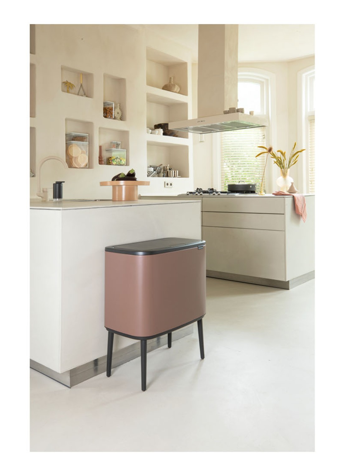 Brabantia Bo Touch Bin prullenbak 11 + 23 liter - voorkant 2 taupe