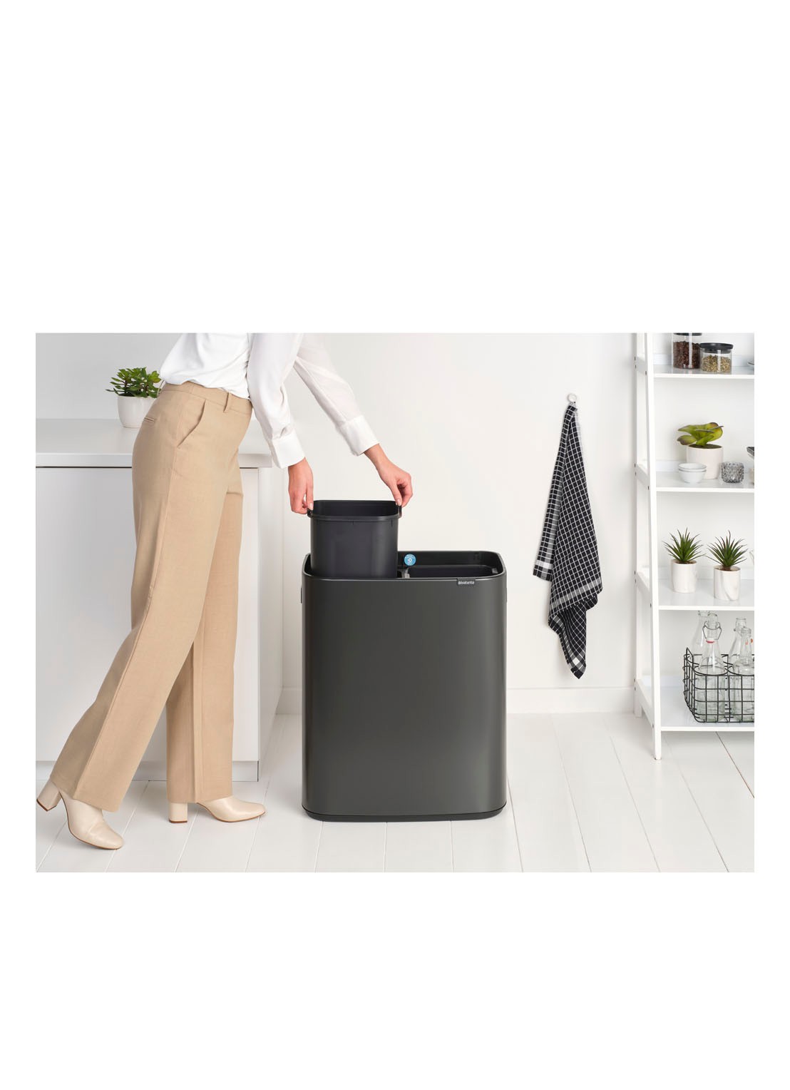 Brabantia Bo Touch Bin prullenbak 2 x 30 liter - detail 6 grijs
