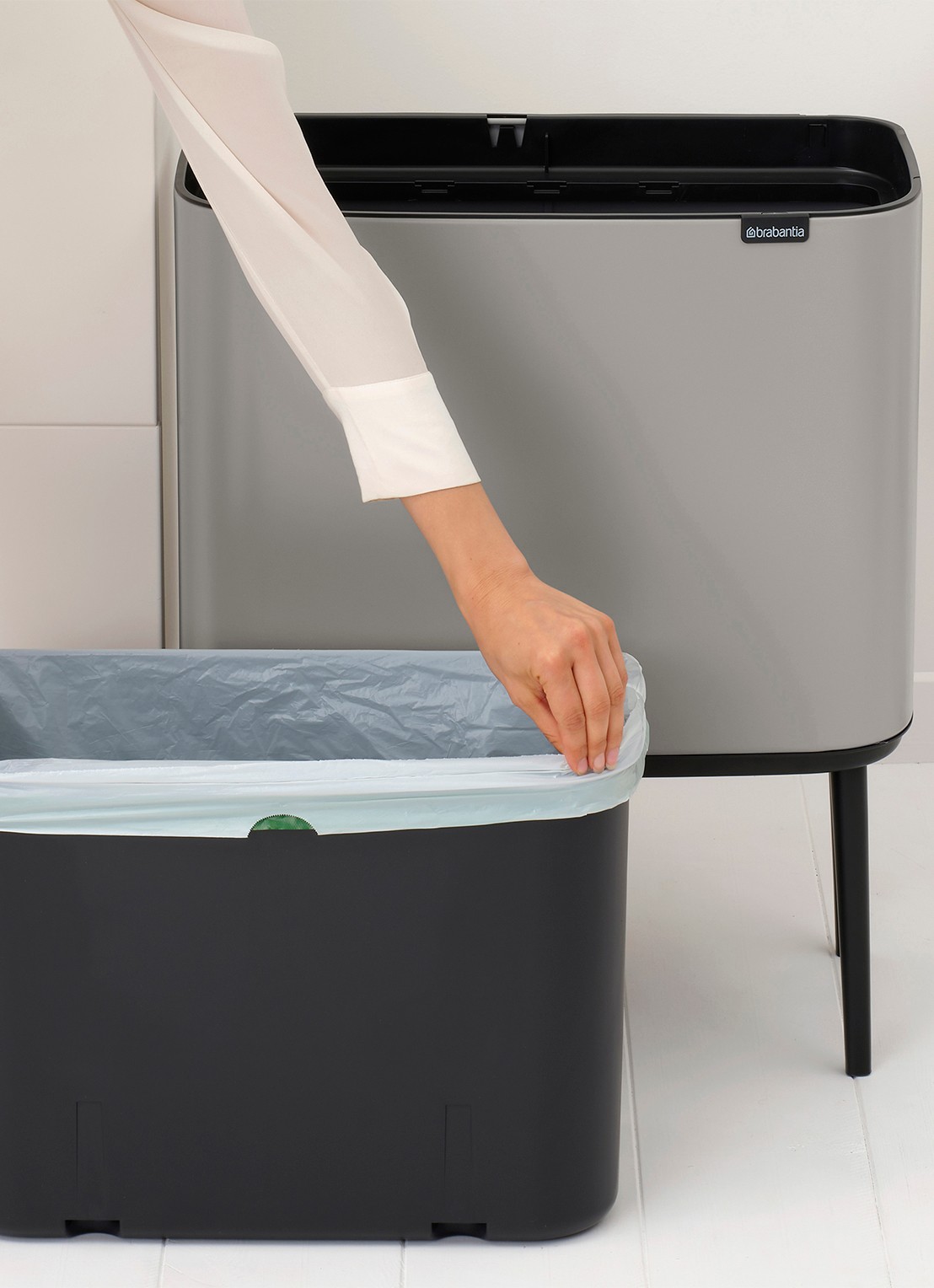 Brabantia Bo Touch Bin prullenbak 36 liter - detail 7 middengrijs