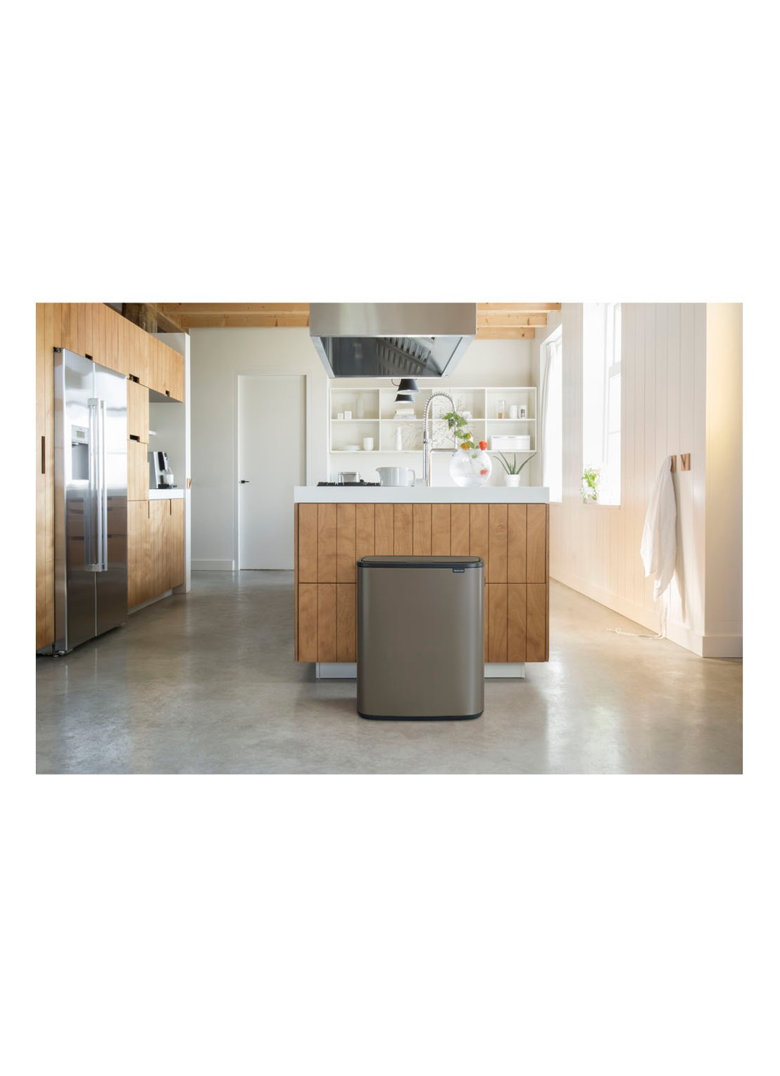 Brabantia Bo Touch Bin prullenbak met deksel 60 liter - voorkant 2 donkergrijs