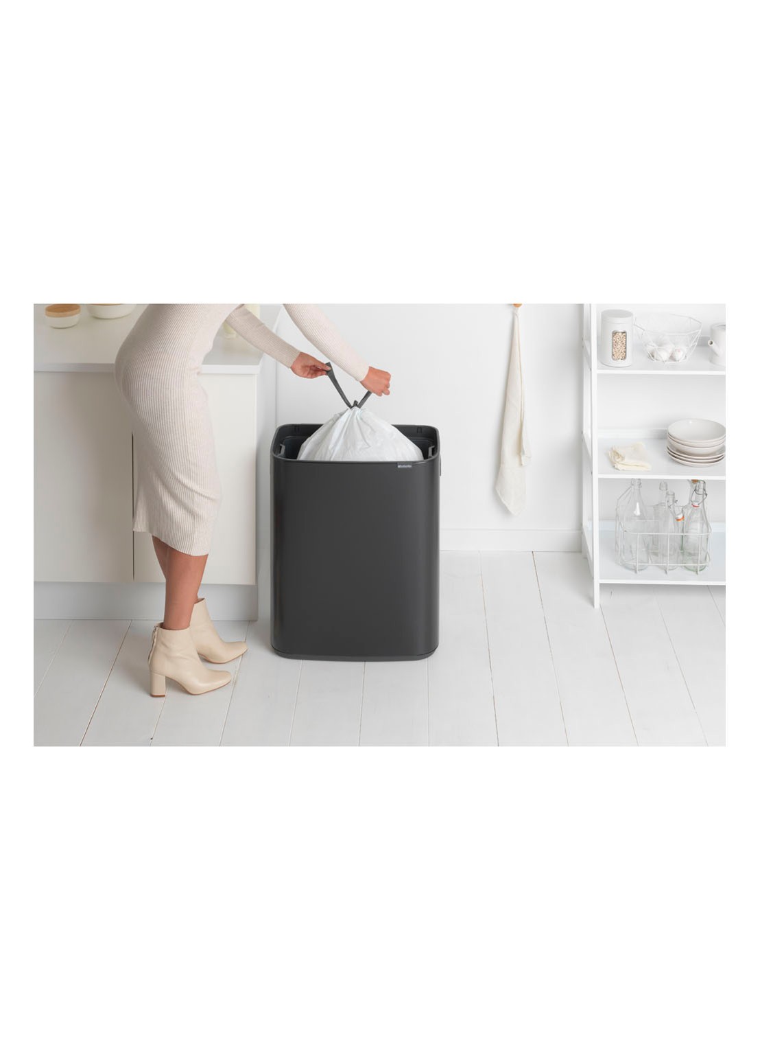 Brabantia Bo Touch Bin prullenbak met deksel 60 liter - detail 6 zwart
