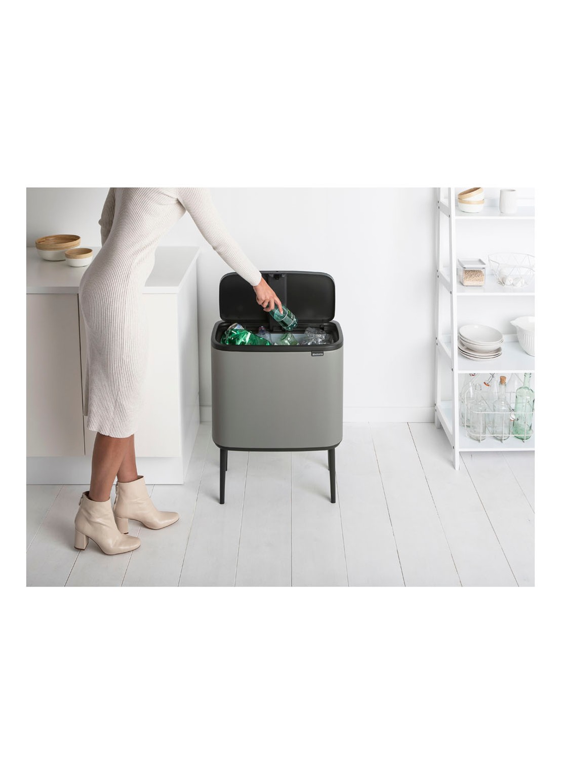 Brabantia Bo Touch Bin prullenbak met deksel op pootjes 36 liter - detail 4 grijs