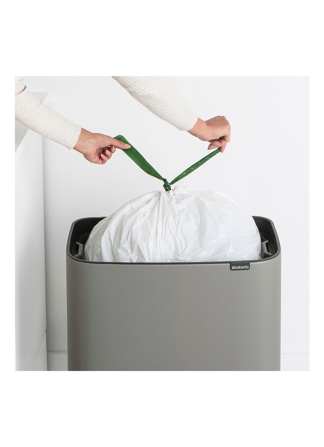Brabantia Bo Touch Bin prullenbak met deksel op pootjes 36 liter - detail 5 grijs