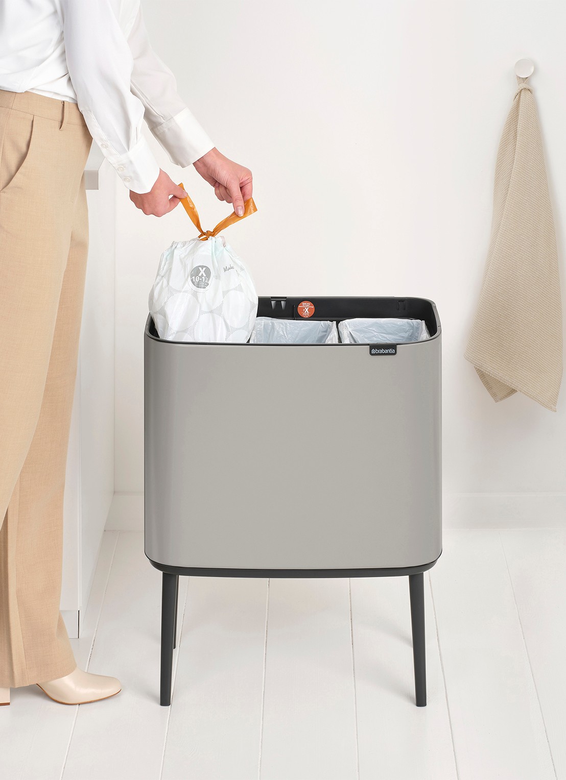 Brabantia Bo Touch prullenbak 3 x 11 liter - detail 4 middengrijs
