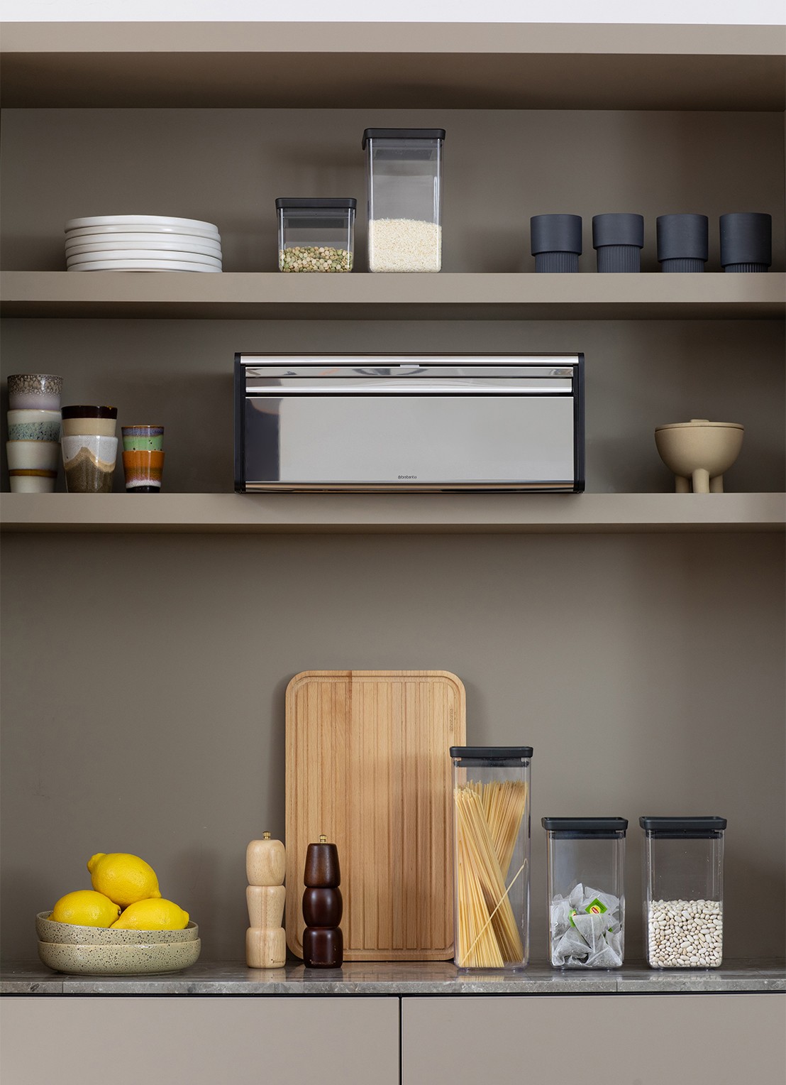 Brabantia  Broodtrommel 46,5 cm - voorkant 2 metallic