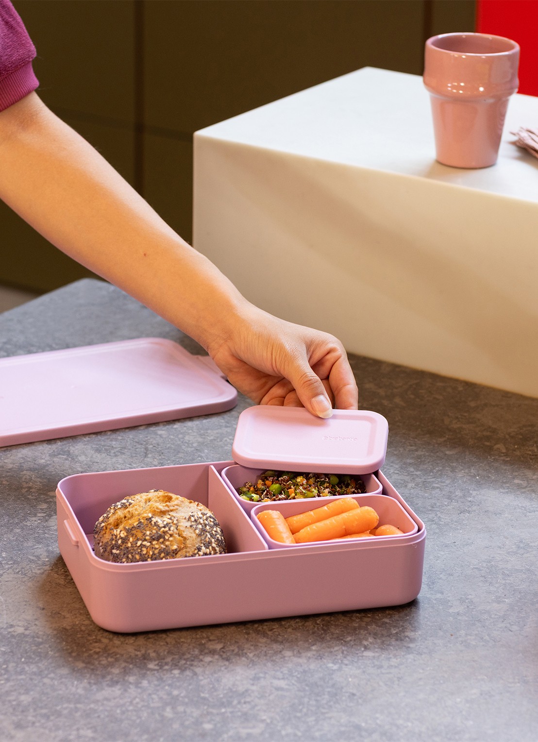 Brabantia Make & Take bento lunchbox/broodtrommel - detail 6 donkerroze
