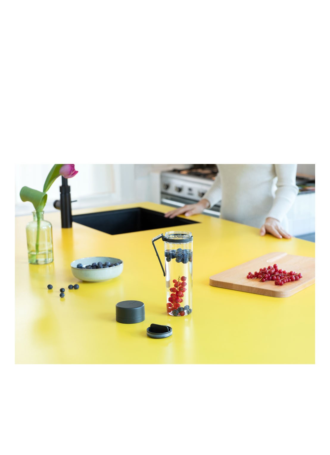 Brabantia Make & Take waterfles met zeef 0,5 liter - detail 6 donkergrijs