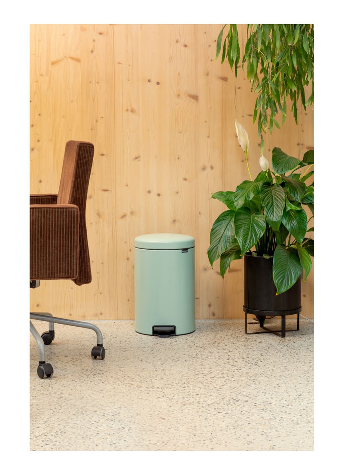 Brabantia NewIcon pedaalemmer 20 liter - detail 5 lindegroen