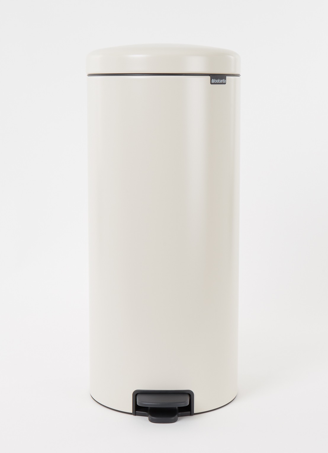 Brabantia NewIcon pedaalemmer 30 liter - voorkant 2 beige