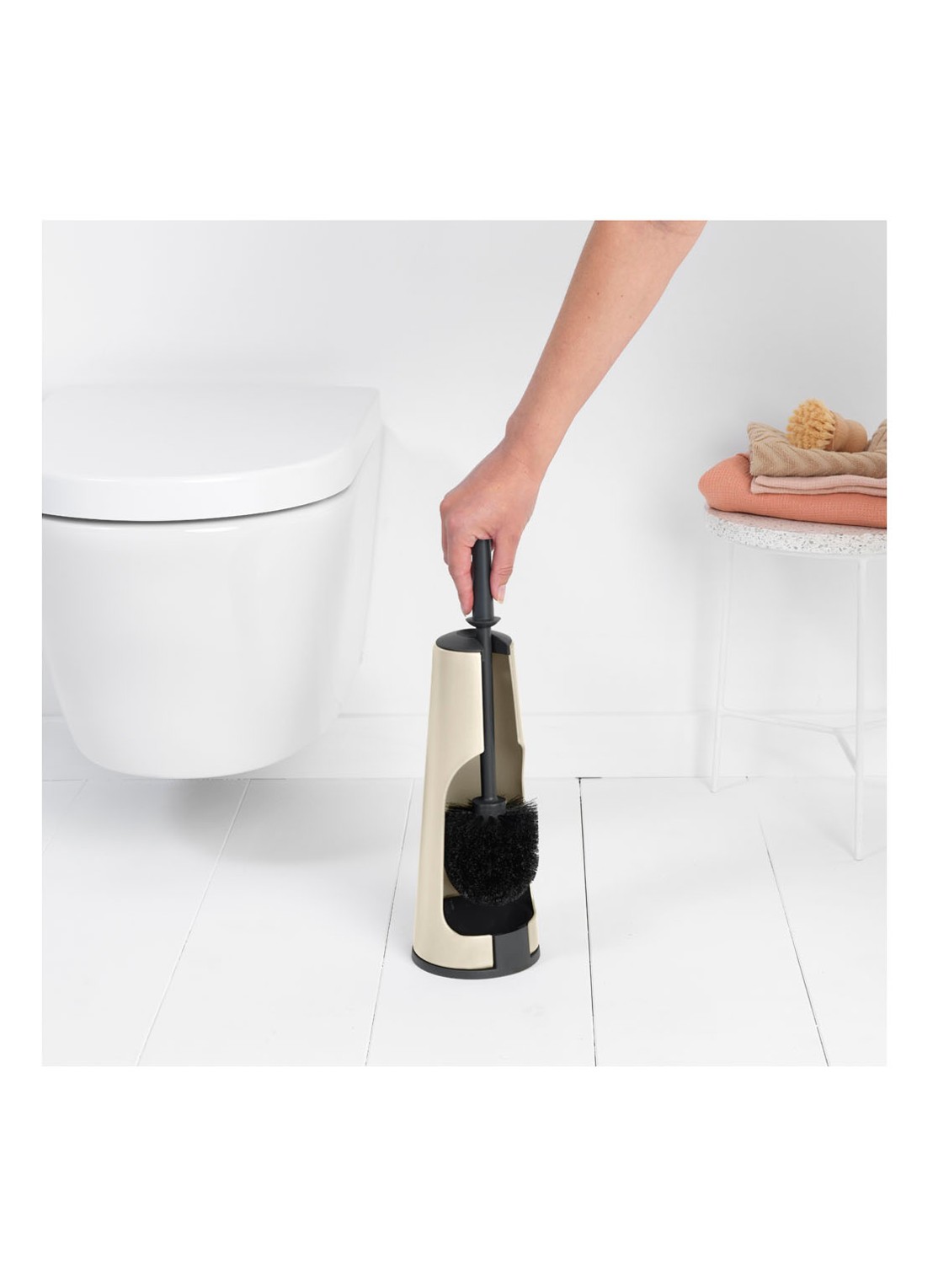 Brabantia ReNew Toiletborstel met houder  - voorkant 3 gebroken wit