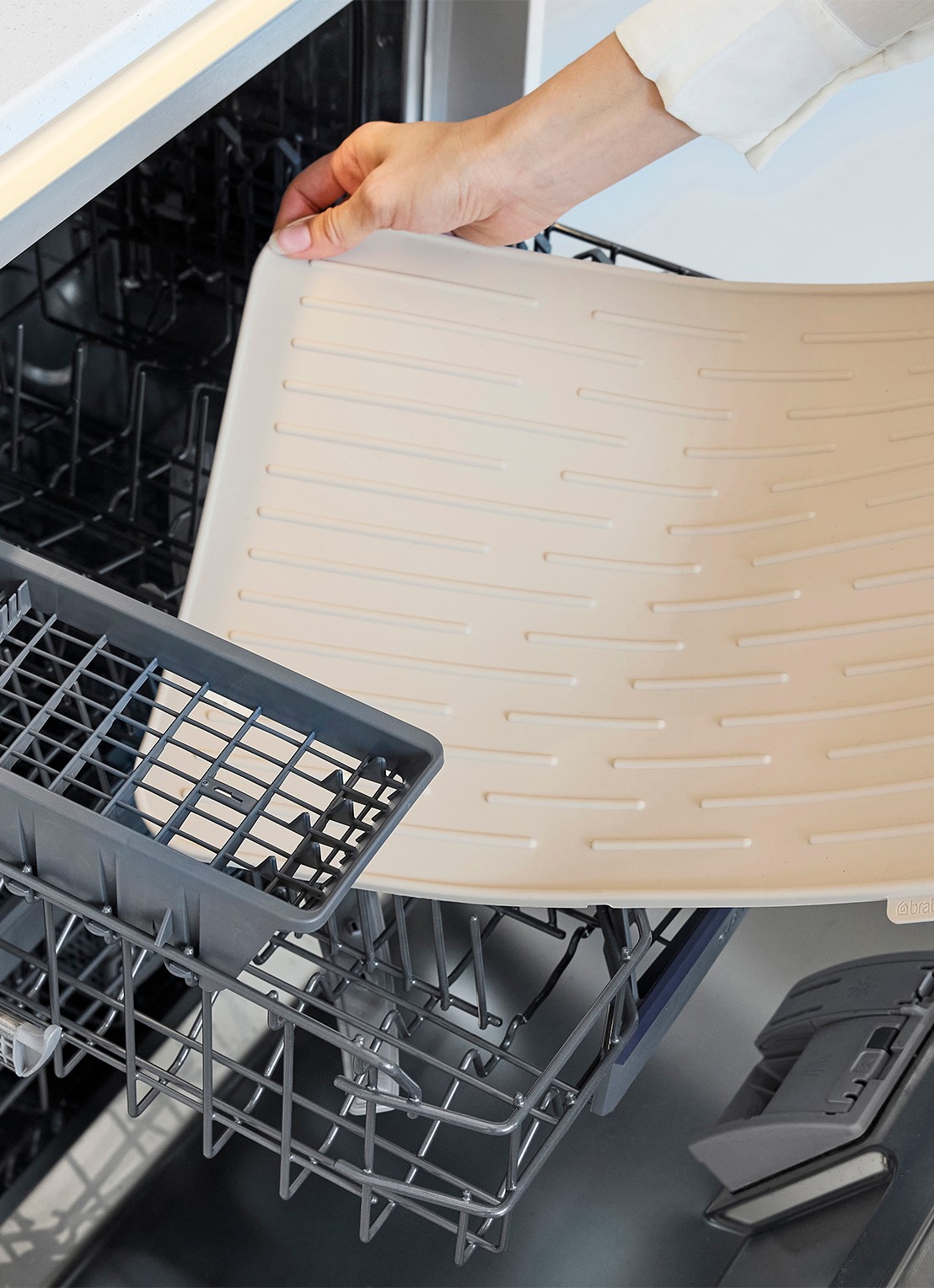 Brabantia SinkSide afdruiprek met lekbak en bestekhouder - detail 5 beige