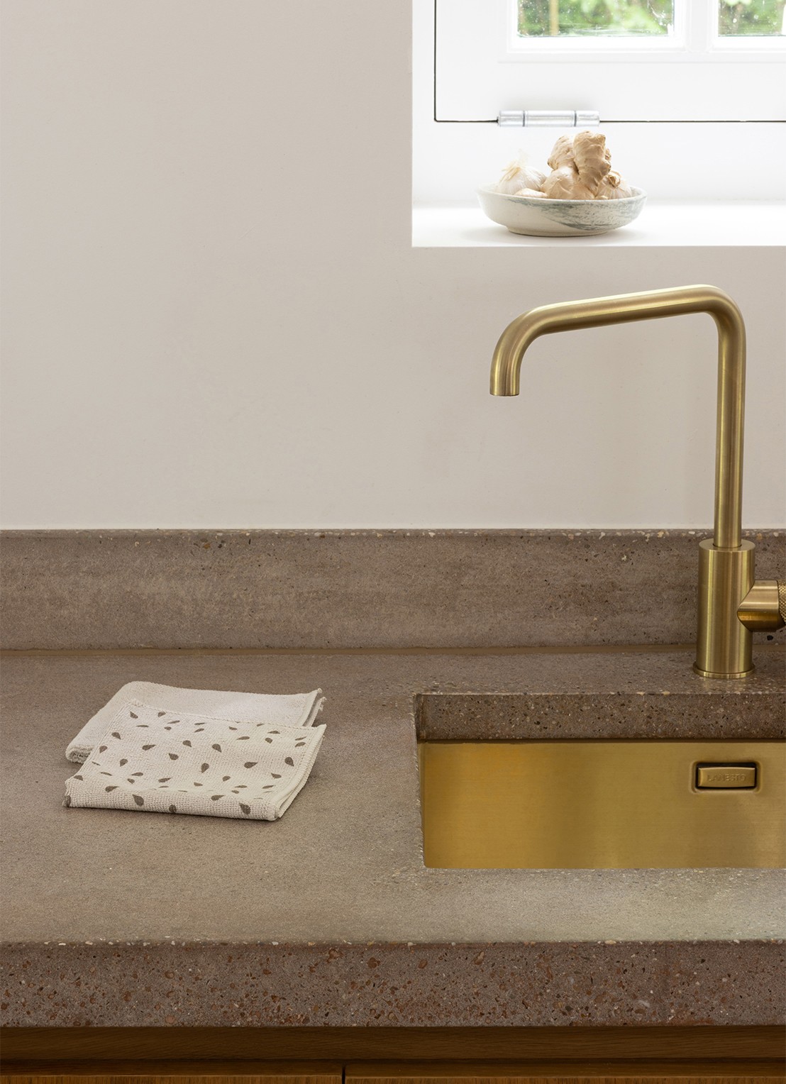 Brabantia SinkSide microvezel schoonmaakdoekjes 30 x 30 cm set van 2 - detail 3 beige