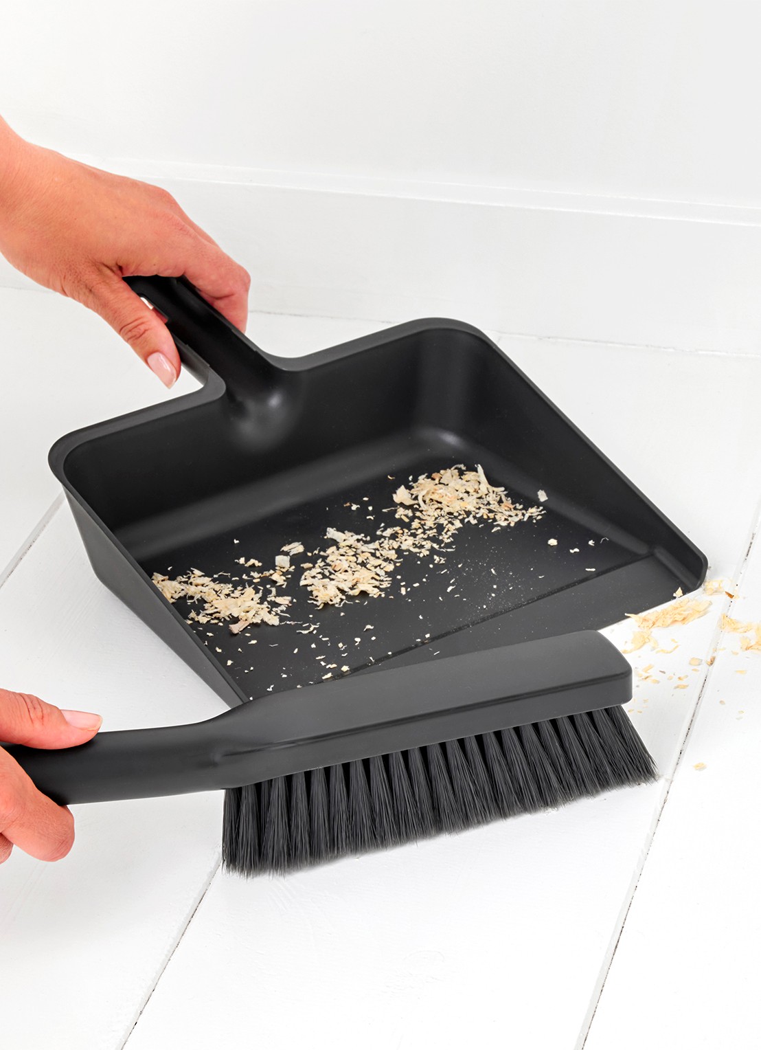 Brabantia  SinkSide stoffer en blik 24 cm - voorkant 2 grijs