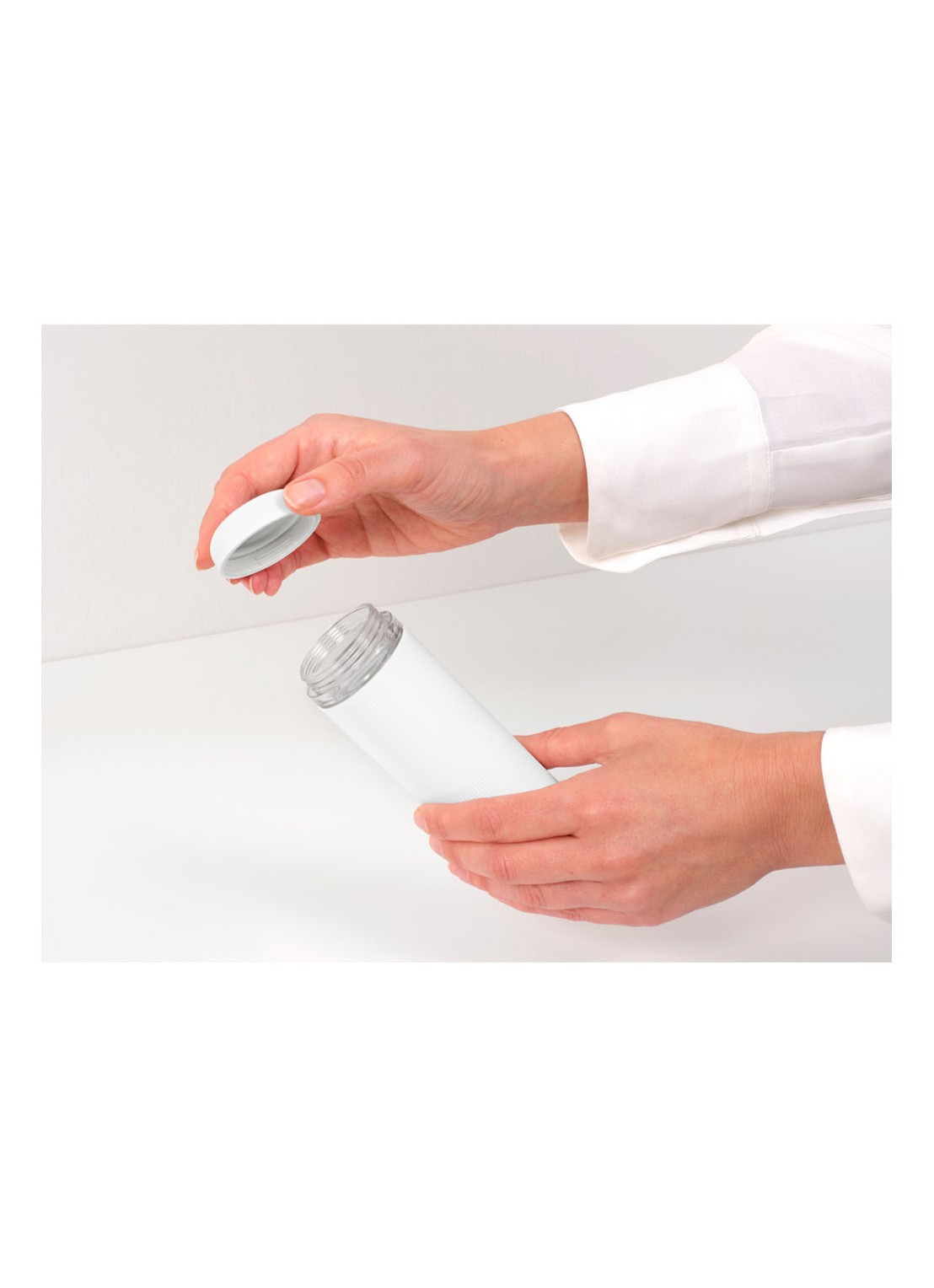 Brabantia SinkStyle afwasmiddeldispenser knijpfles 200 ml - detail wit