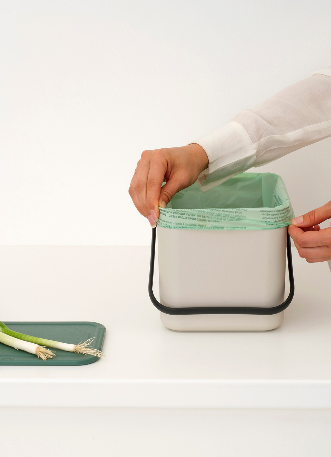 Brabantia Sort & Go prullenbak 6 liter - detail 5 beige