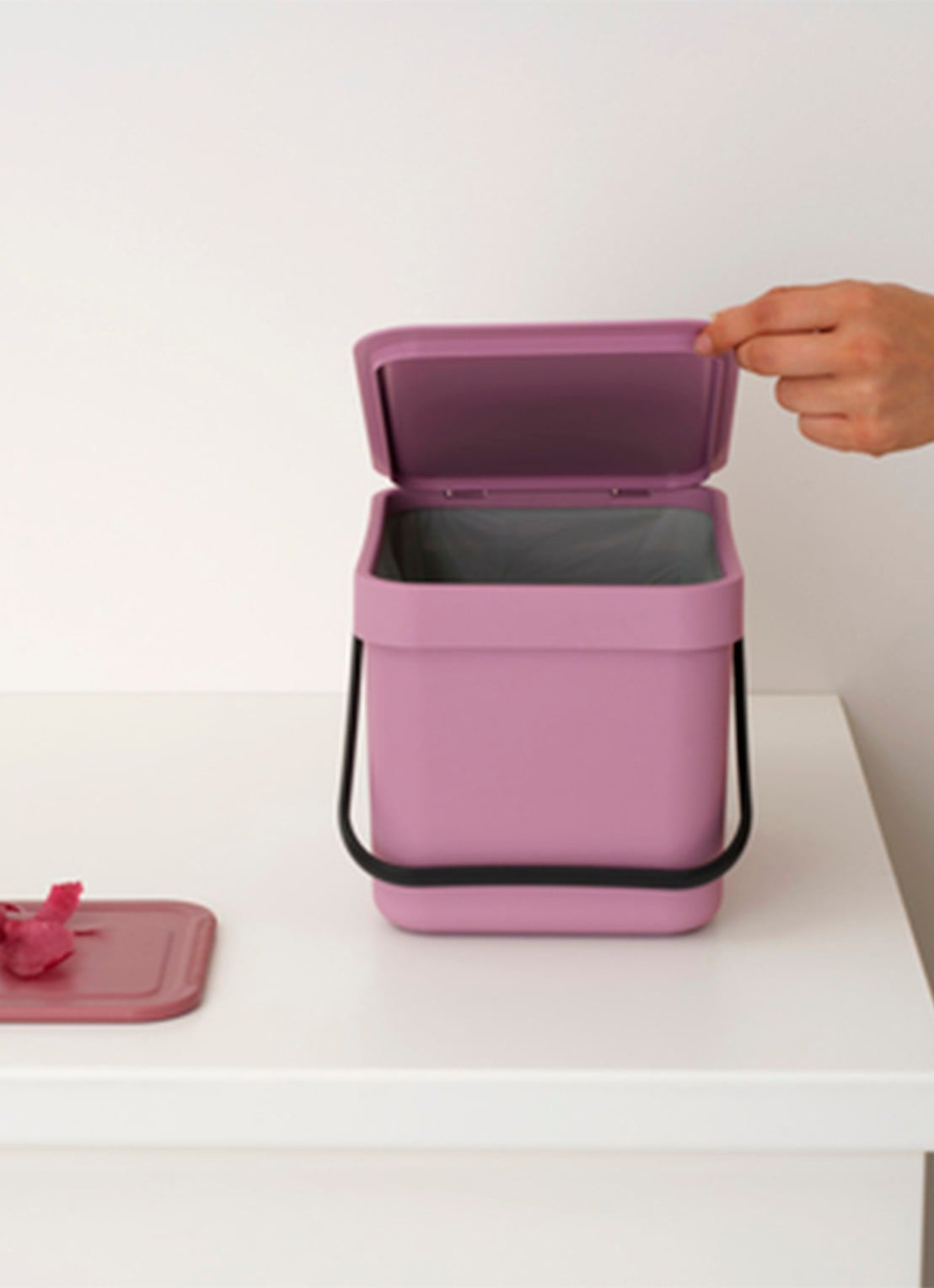 Brabantia Sort & Go prullenbak 6 liter - detail 4 donkerroze