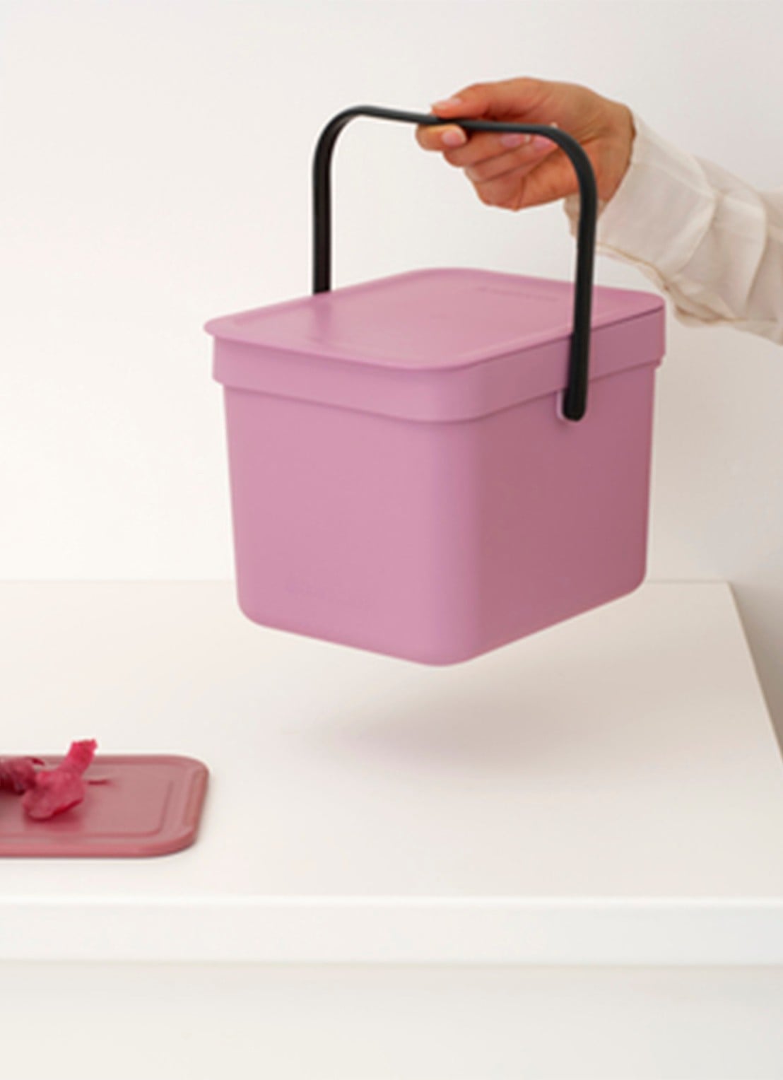 Brabantia Sort & Go prullenbak 6 liter - detail 6 donkerroze