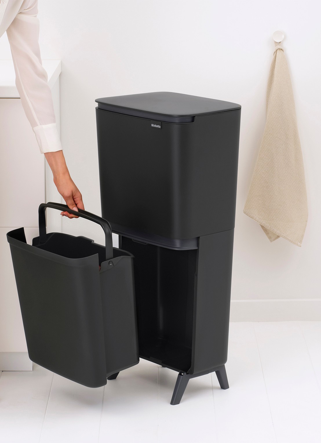Brabantia SortUp prullenbak met deksel 20+25 liter - detail 5 antraciet