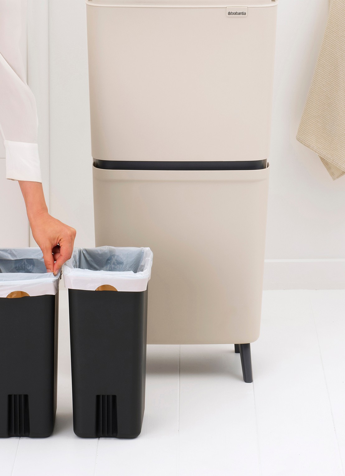 Brabantia SortUp prullenbak met deksel 25+10+10 liter - detail 7 beige