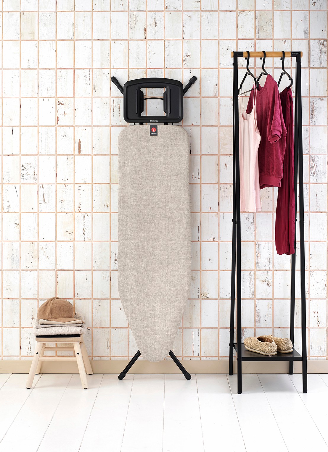 Brabantia Strijkplank B met Strijkijzerhouder 124 x 38 cm  - detail jeans