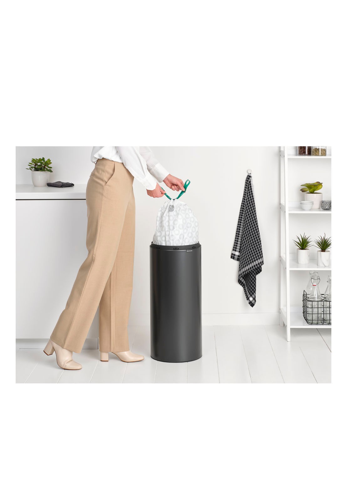 Brabantia Touch Bin prullenbak 30 liter - detail 8 grijs