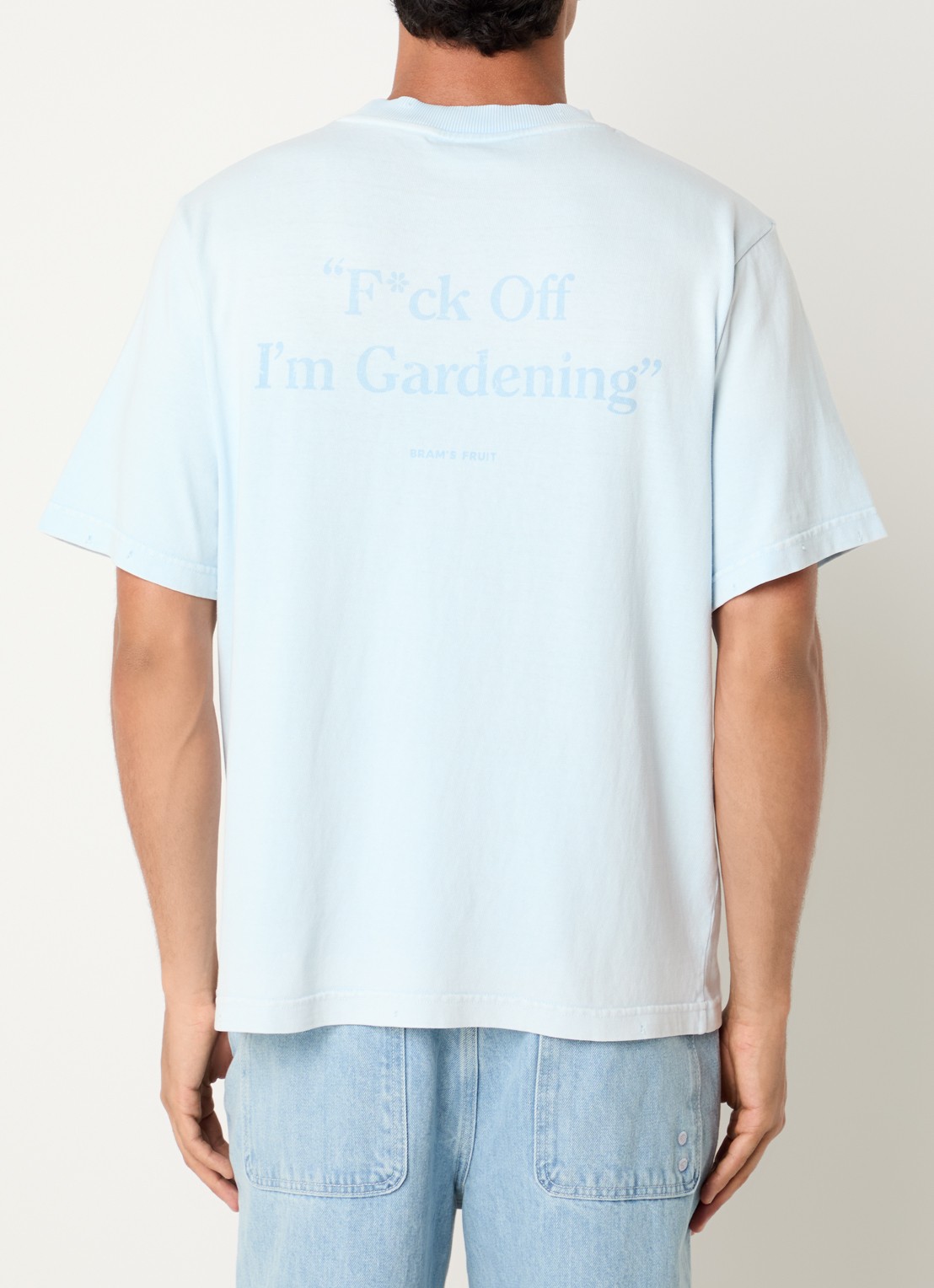 Bram's Fruit Distressed F Off I'm Gardening T-shirt met logo- en backprint - detail 3 lichtblauw